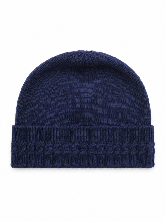Cable-knit cashmere beanie in Navy